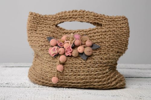 Bolso tejido de materiales naturales - MADEheart.com