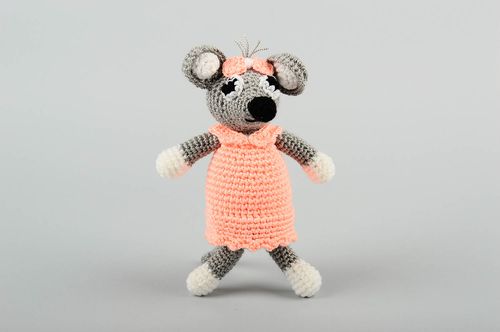 Kuscheltier Maus handgefertigt Haus Dekor Geschenk für Kinder rosa grau - MADEheart.com