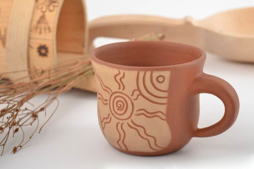 10 oz ceramic clay cup in light brown color and ancient pattern 0,47 lb - MADEheart.com
