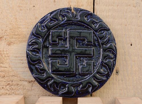 Prato decorativo de parede feito à mão e decorado com esmalte Vseslavets - MADEheart.com