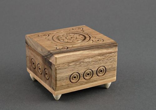 Wooden box - MADEheart.com