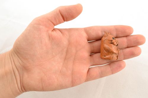 Ceramic statuette of cunning cat - MADEheart.com