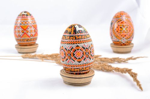 Huevo de Pascua artesanal con caballos - MADEheart.com