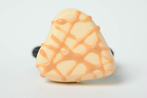 Unusual handmade designer hair tie with plastic heart charm - MADEheart.com