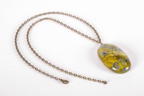 Pendant with natural plants - MADEheart.com