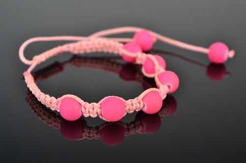 Woven bracelet with pink plastic beads - MADEheart.com