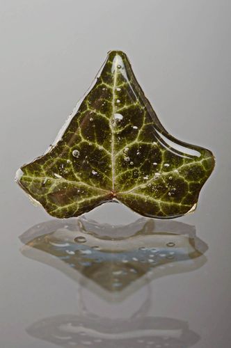 Handmade massive ring with ivy leaf - MADEheart.com