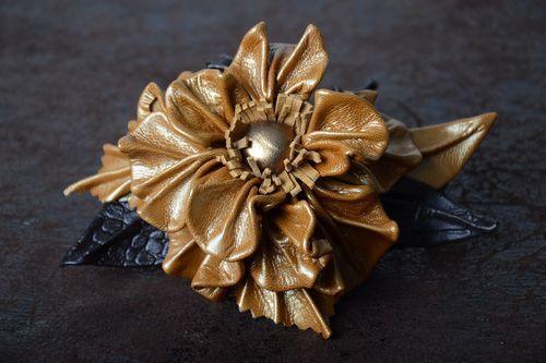 Blume Haarspange handgefertigtes Accessoire für Haare festlicher Haarschmuck - MADEheart.com