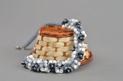 Originelles massives Glasperlen Collier mit Katzenauge in Schwarz Weiß handmade - MADEheart.com