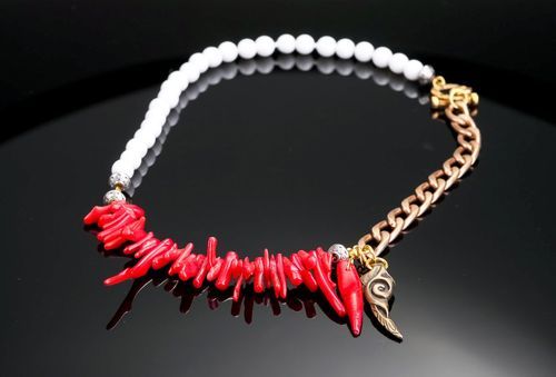 Corals & agate necklace - MADEheart.com