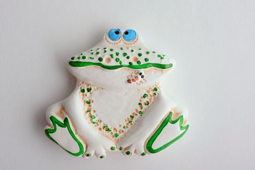Ceramic fridge magnet Frog - MADEheart.com