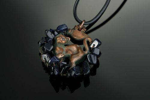 Copper pendant with aventurine Cat - MADEheart.com