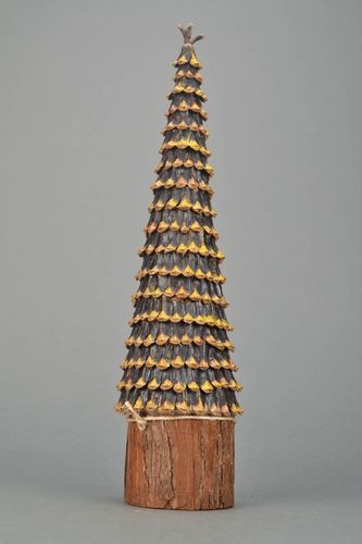 Decorative fir tree with pine cones - MADEheart.com