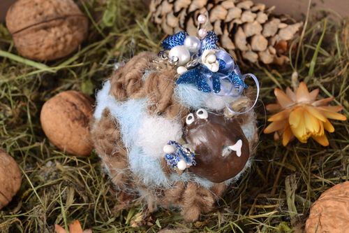 Statuina in cartapesta fatta a mano figurina pecorella divertente souvenir  - MADEheart.com