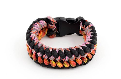 Pulsera trenzada de paracord hecha a mano accesorio para mujer regalo especial  - MADEheart.com