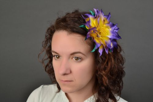 Flower hair clip - MADEheart.com