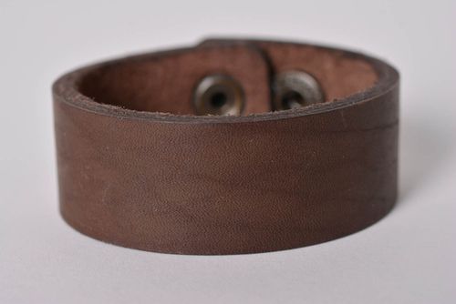 Bracelet cuir Bijou fait main simple Accessoire design de couleur marron - MADEheart.com