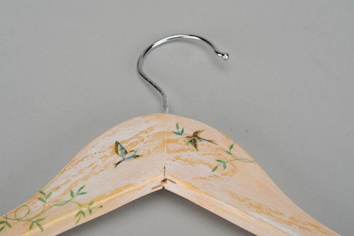 Hanger for clothes decorated using decoupage technique The Birds - MADEheart.com