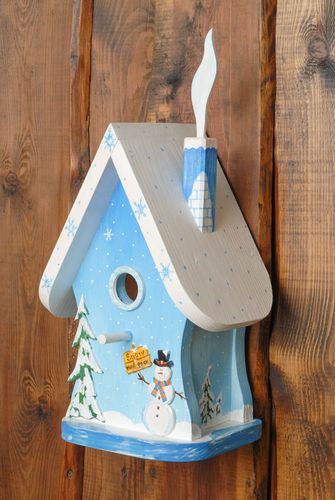 Handmade birdhouse with Christmas decor - MADEheart.com