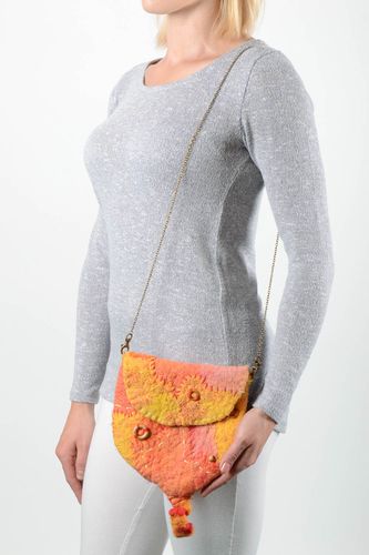 Pochette bandoulière Sac fait main en laine feutrée orange Cadeau femme - MADEheart.com