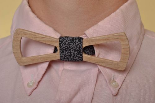 Handmade stylish beautiful wooden bow tie with fabric strap of dark color - MADEheart.com