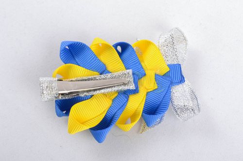 Hair clip made of rep ribbons - MADEheart.com