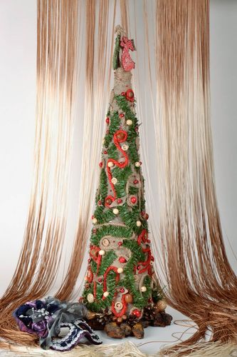 Decorative Christmas tree - MADEheart.com