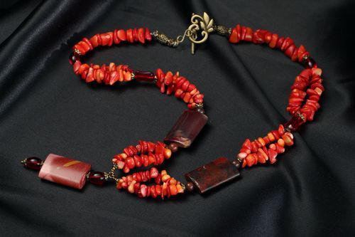 Necklace with Coral and Agate - MADEheart.com