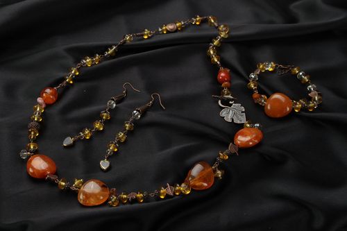 Set fatto a mano di orecchini collana e bracciale di ambra kit di accessori  - MADEheart.com