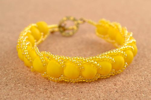Bracelet en perles de rocaille Bijou fait main jaune Accessoire femme original - MADEheart.com