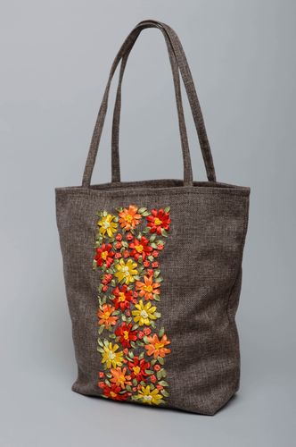 Handmade fabric bag embroidered with ribbons - MADEheart.com