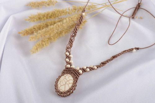 Handmade Damen Anhänger handgemachter Schmuck Accessoires für Frauen aus Fäden - MADEheart.com