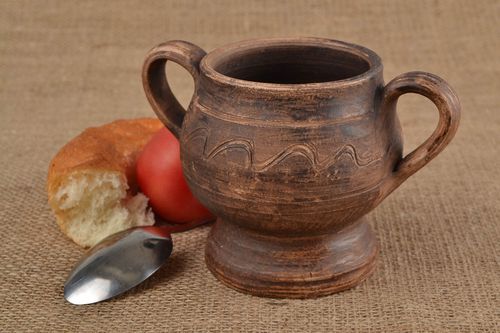 Handmade Suppenschüssel aus Ton mit Henkeln in Braun 450 ml Milchbrennen Technik - MADEheart.com