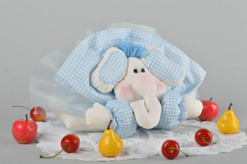 Elefante in stoffa fatto a mano pupazzo di pezza giocattolo ecologico da bambini - MADEheart.com