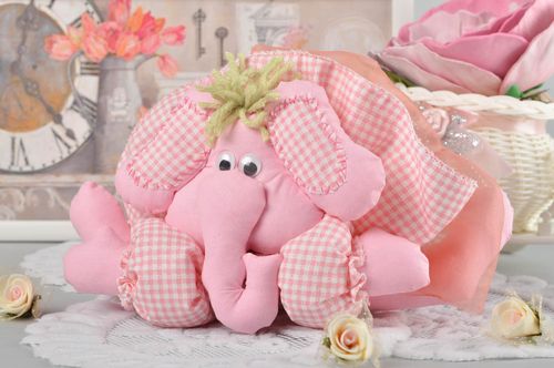 Elefante in stoffa fatto a mano pupazzo di pezza giocattolo ecologico da bambini - MADEheart.com