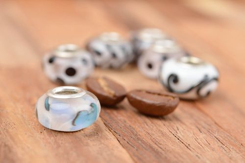 Handgemachte Glasperle mit Metall Lampwork Perle Schmuckperle zum Basteln schön - MADEheart.com