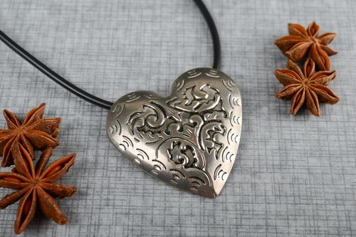 Handmade heart pendant metal jewelry for women metal pendant for girls - MADEheart.com