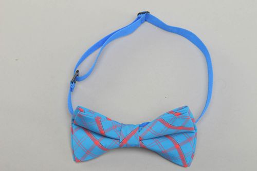 Bright checkered bow tie made of cotton fabric - MADEheart.com