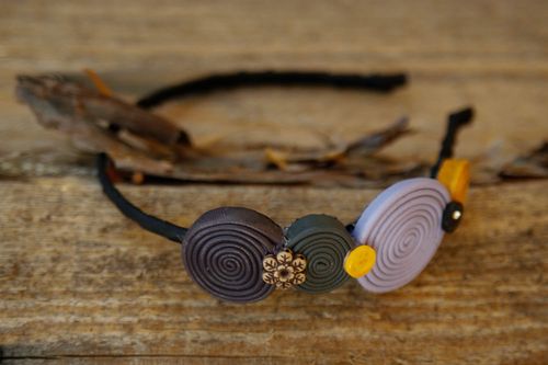 Cerchietto per capelli fatto a mano accessorio originale di cuoio da donna - MADEheart.com