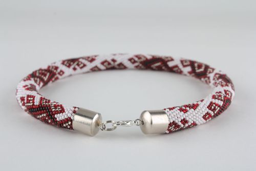 Collier ethnique en perles de rocaille fait main - MADEheart.com