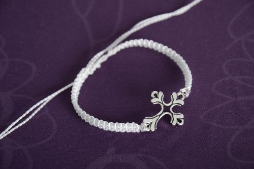 Bracelet en nylon étroit blanc fait main original avec croix pour femme - MADEheart.com