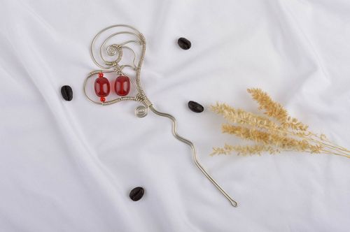Pique à cheveux faite main Épingle à cheveux avec coeur Cadeau pour femme - MADEheart.com