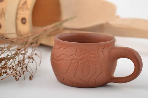 Kleine braune handgemachte Keramik Tasse für Kaffee aus Ton 100 ml schön  - MADEheart.com
