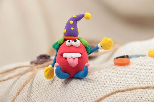 Figurine en pâte polymère en forme de clown drôle faite main multicolore - MADEheart.com