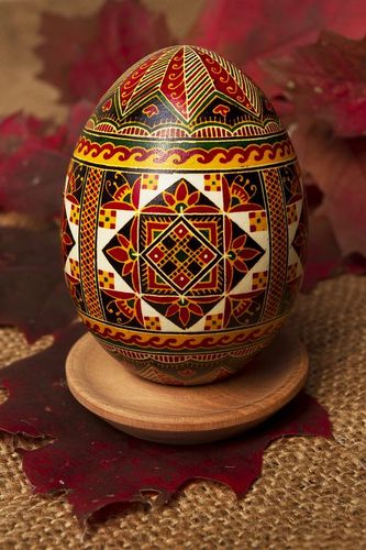 Handmade pysanka with ornament - MADEheart.com