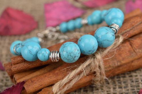 Blue handmade bracelet made of beads of turquoise color with separators - MADEheart.com