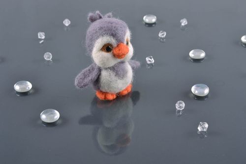 Juguete de lana de fieltro Pingüino  - MADEheart.com