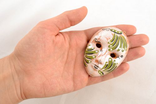 Maschera in argilla fatta a mano elemento decorativo dautore originale - MADEheart.com