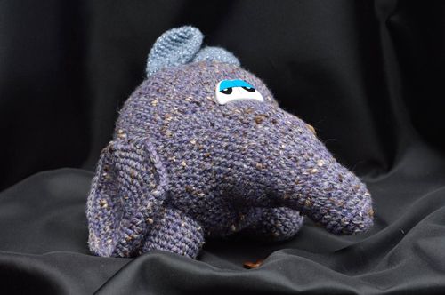 Jouet mou éléphant tricoté au crochet fait main gris amusant pour enfant - MADEheart.com
