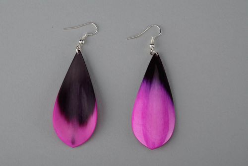 Petals earrings made of horn - MADEheart.com